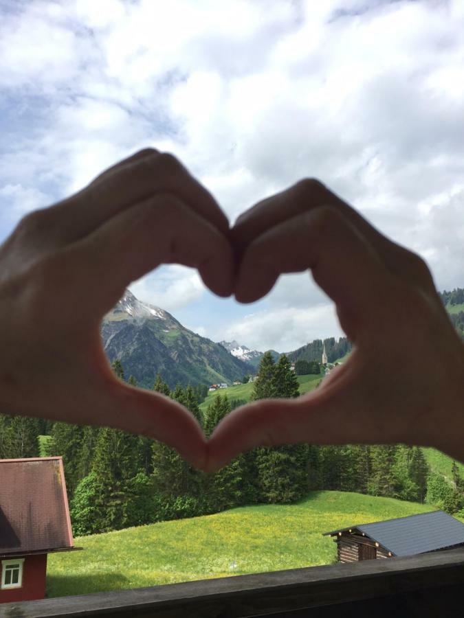 Gaestehaus Wildbach Mittelberg Buitenkant foto