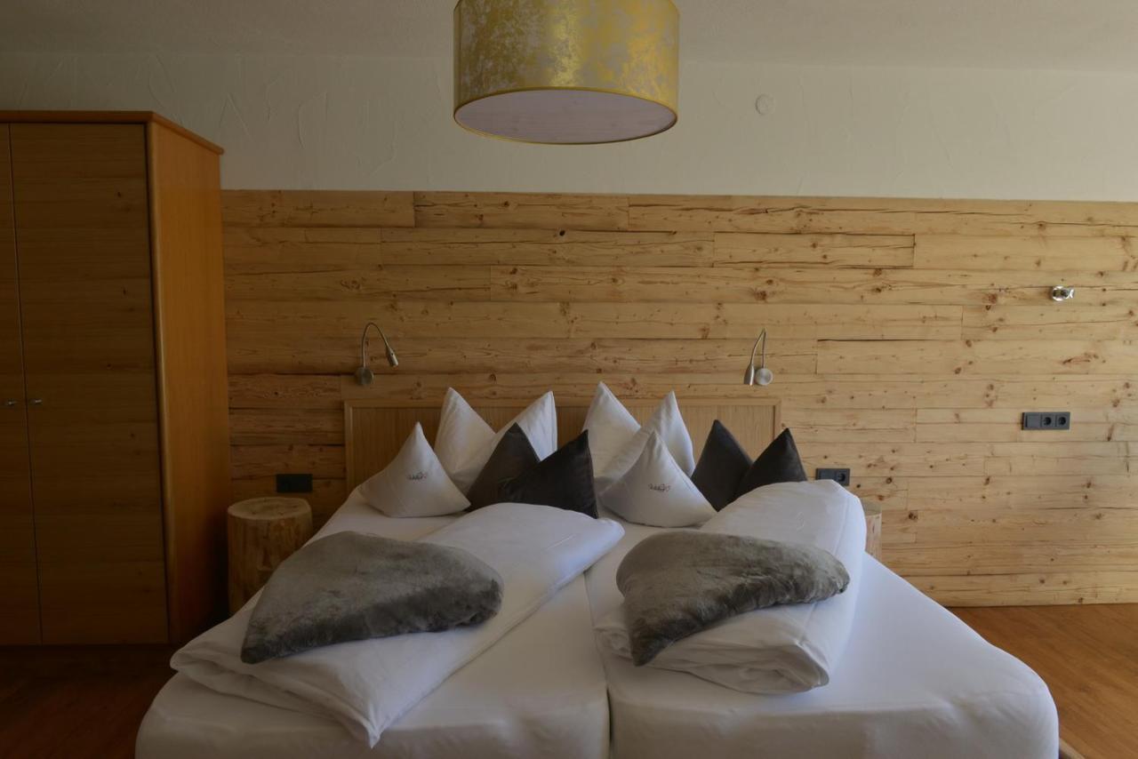 Gaestehaus Wildbach Mittelberg Buitenkant foto